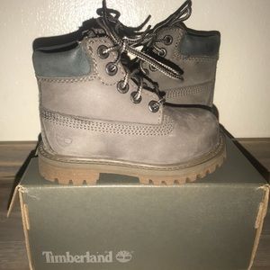 Toddler 6 dark green Timberland boots